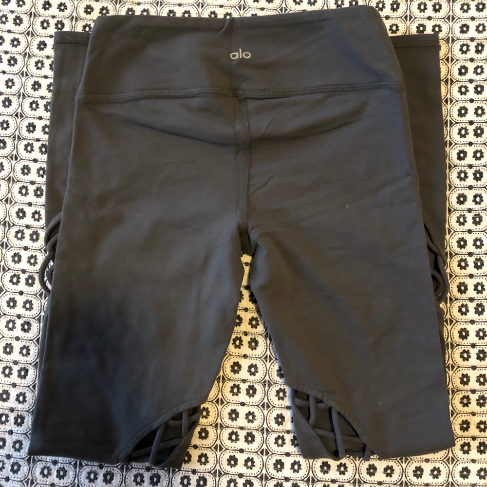 Alo yoga pants